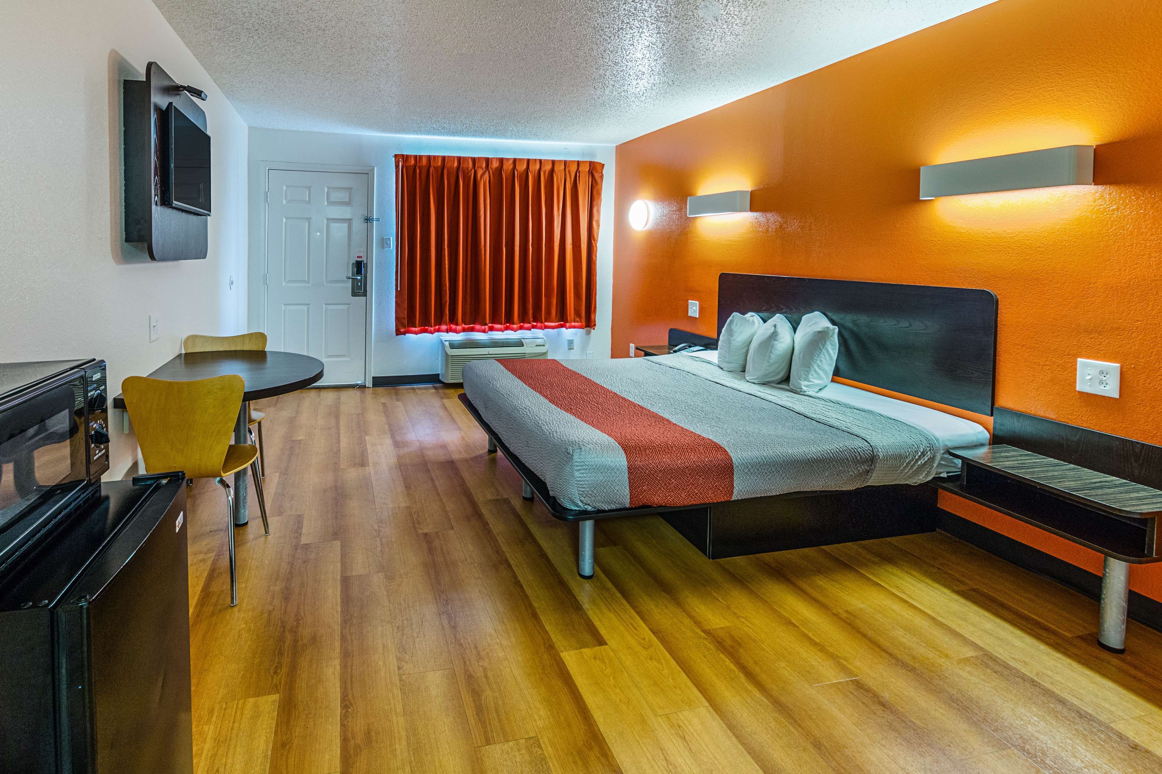 무료 유아용 침대, 무료 WiFi, 침대 시트