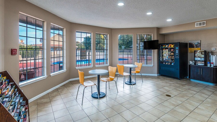 Motel 6 Waxahachie, TX