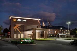 Exterior - La Quinta Inn & Suites by Wyndham Springfield (Springfield)