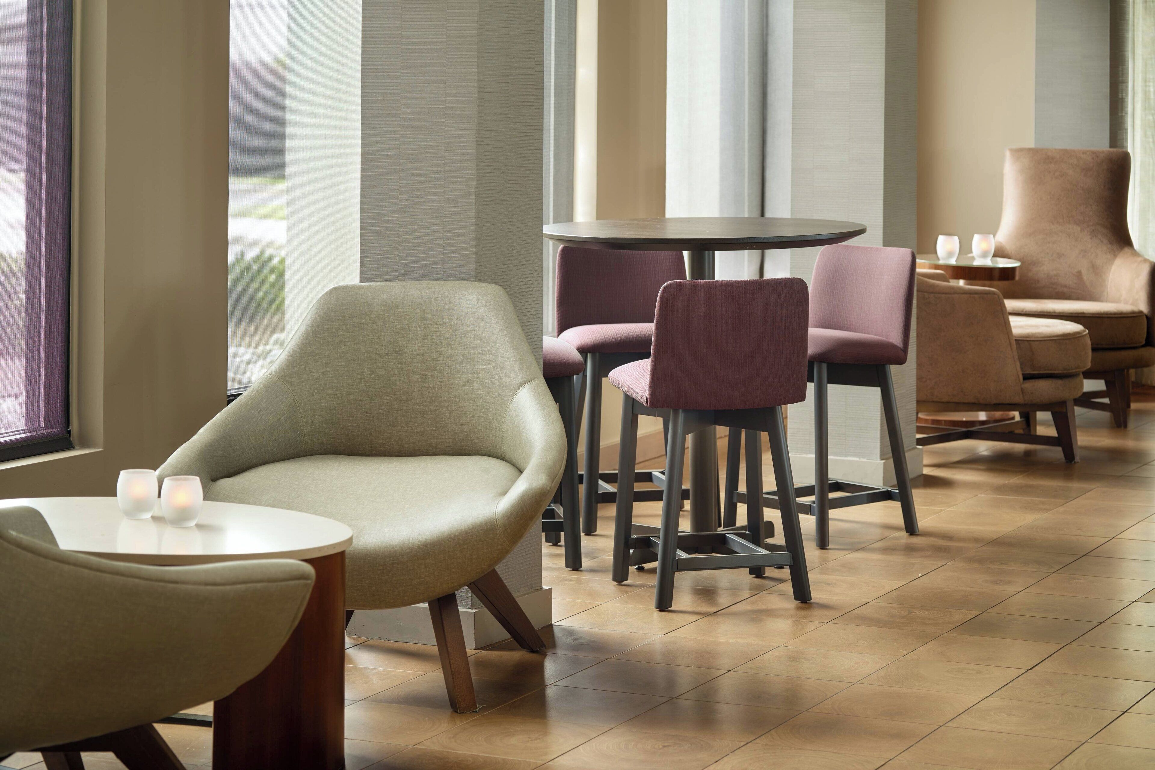 breakfast and dinner served, american cuisine