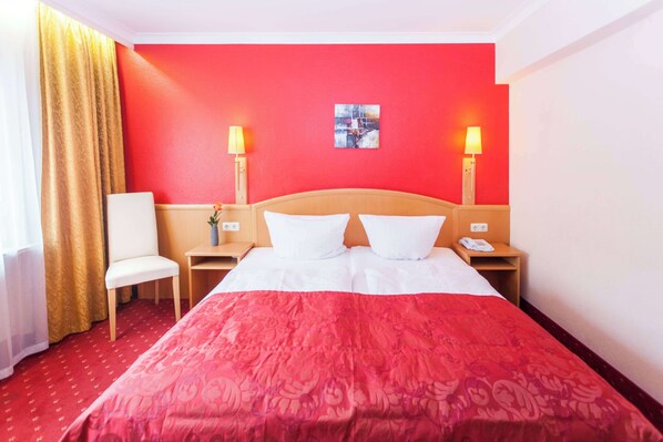 Hypo-allergenic bedding, iron/ironing board, free cribs/infant beds - Centro Hotel Mondial Munchen Trademark Collection by Wyndham (Munich)