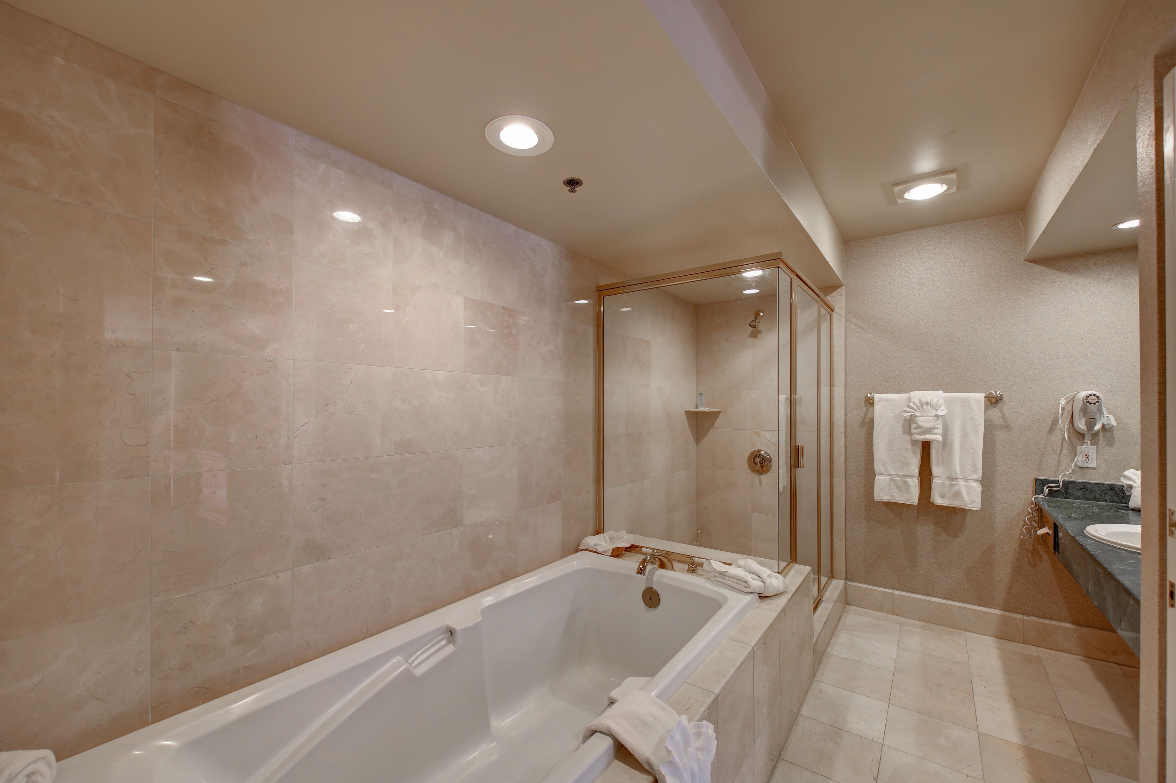 Photo - Indian Wells Resort Hotel