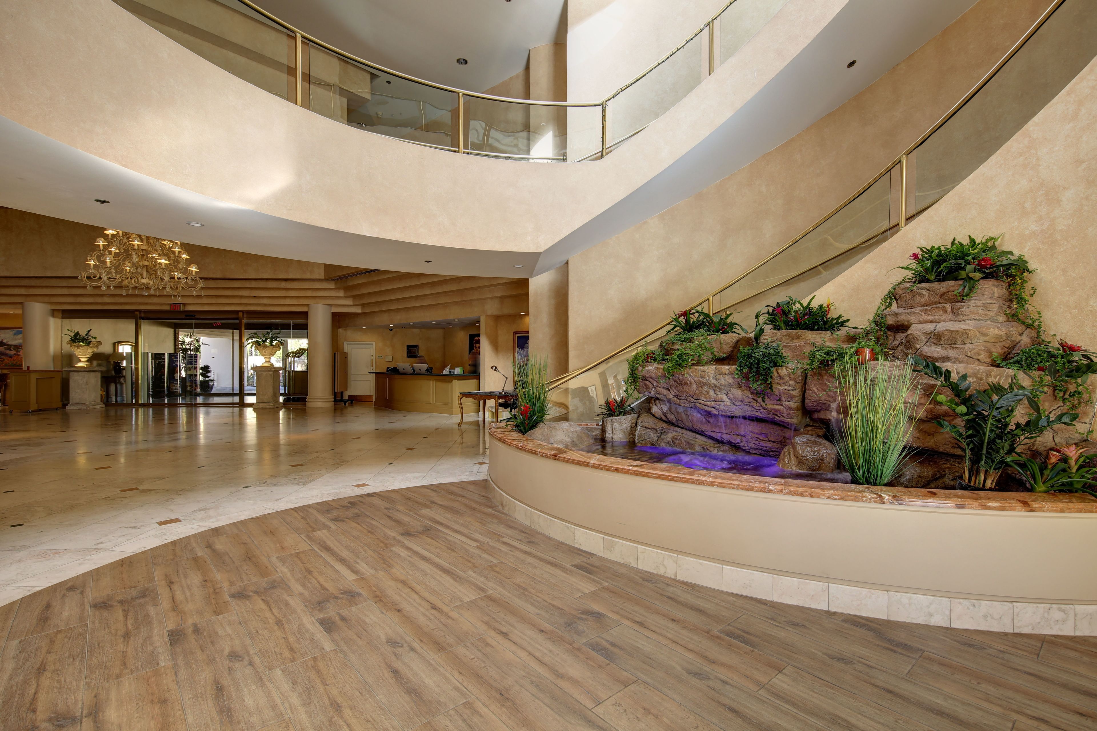 Photo - Indian Wells Resort Hotel