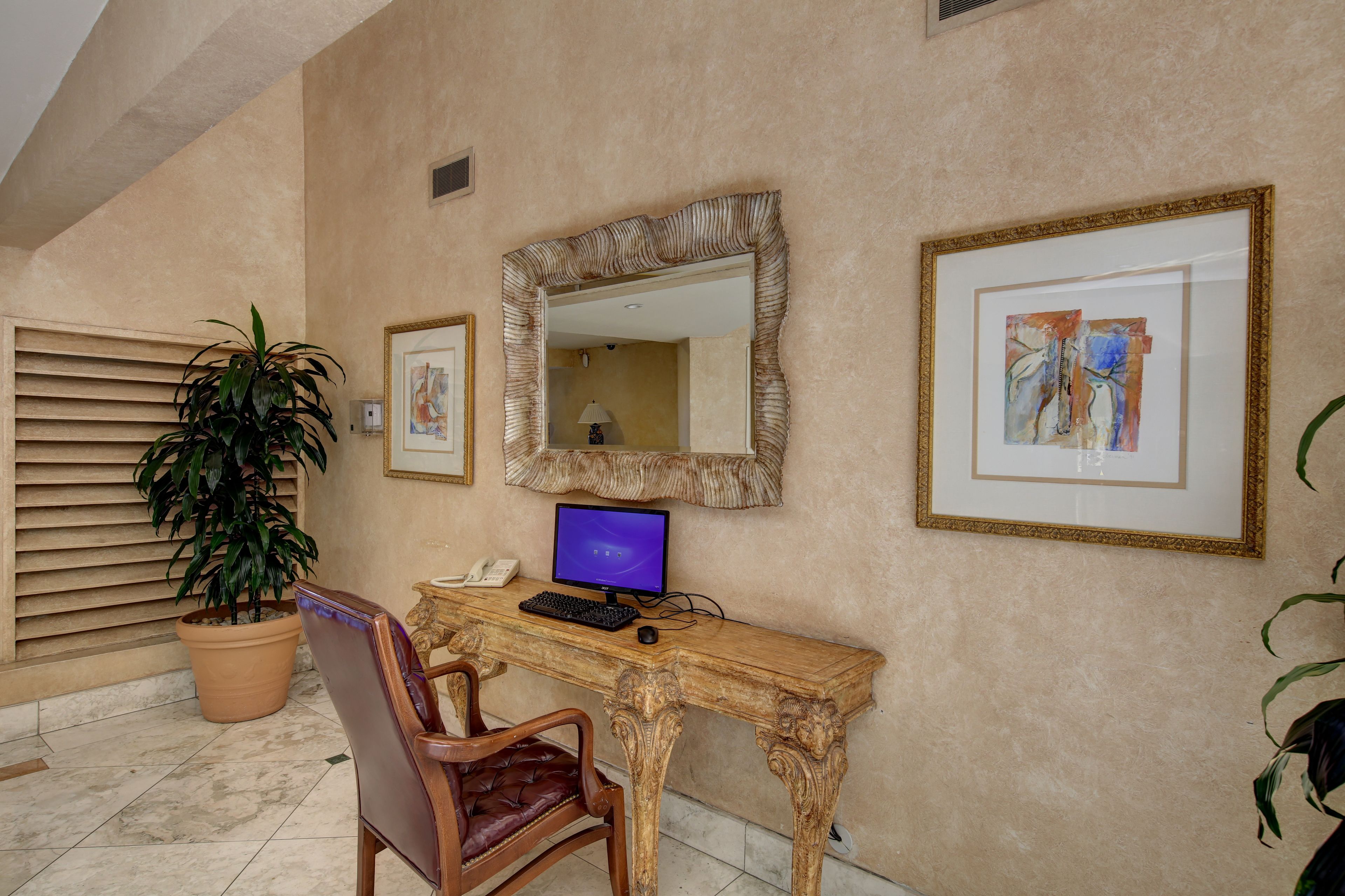 Photo - Indian Wells Resort Hotel