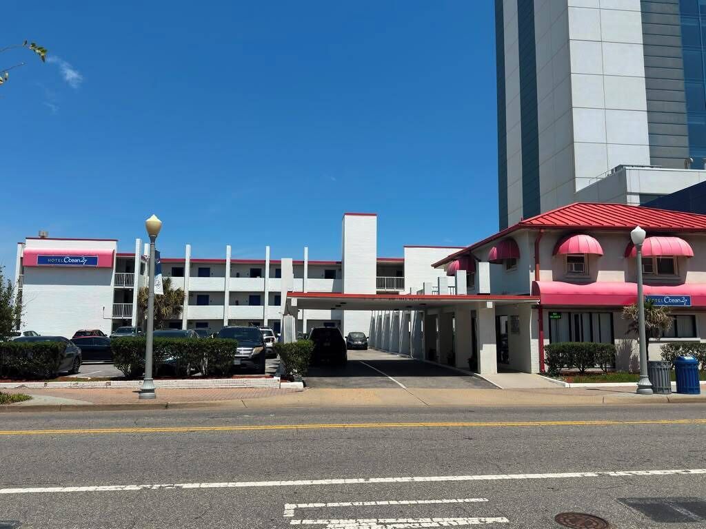 Ocean 27, Virginia Beach: Hotel Reviews, Rooms & Prices | Hotels.com