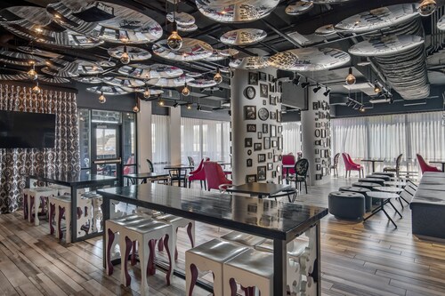 Lorenzo Hotel Dallas, Tapestry Collection by Hilton