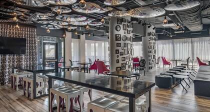 Lorenzo Hotel Dallas, Tapestry Collection by Hilton