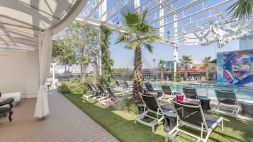 Outdoor pool, sun loungers