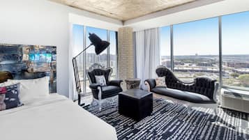 Premium bedding, in-room safe, desk, laptop workspace