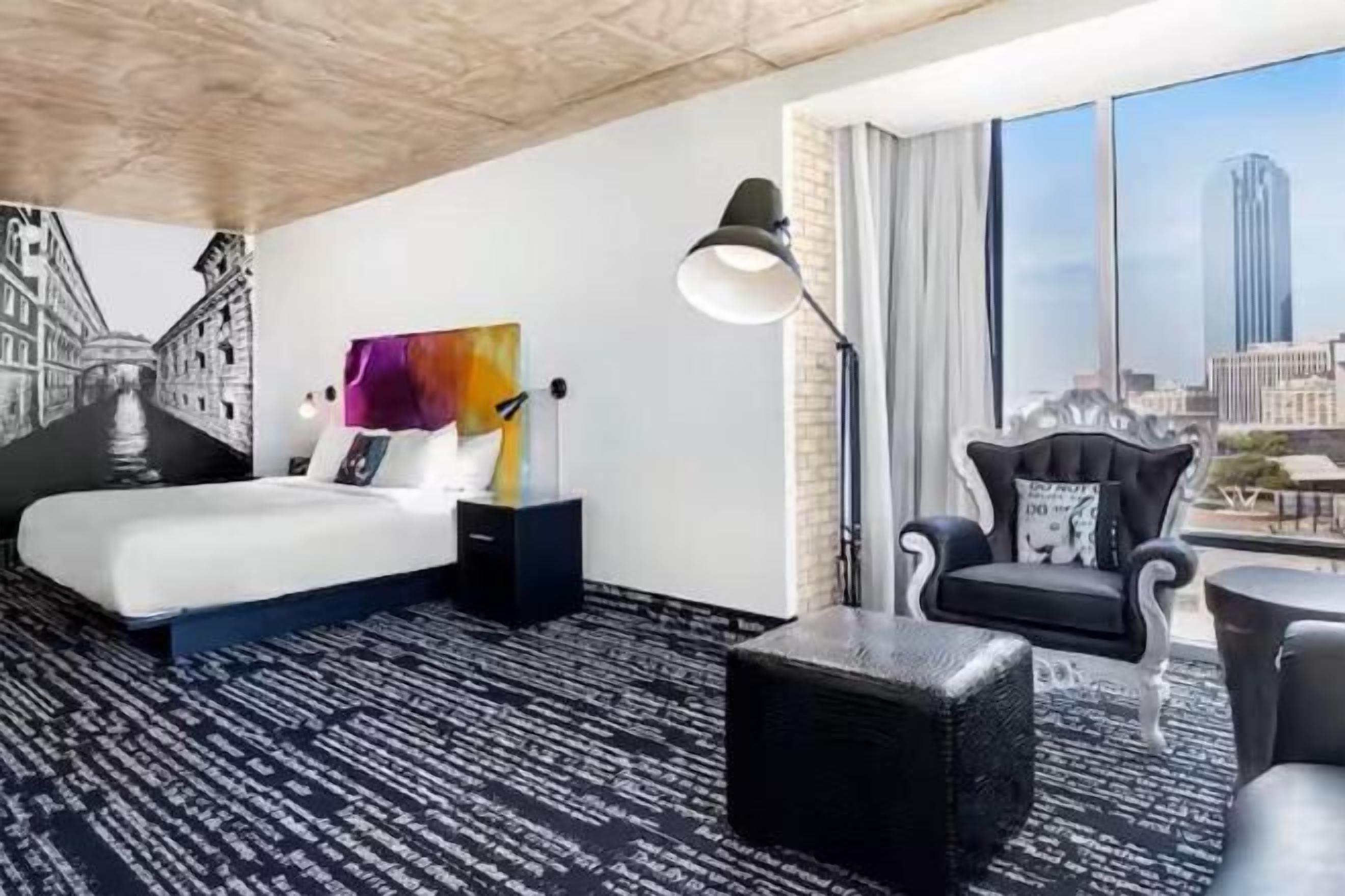 Roba de llit d'alta qualitat, caixa forta a l'habitació i escriptori 