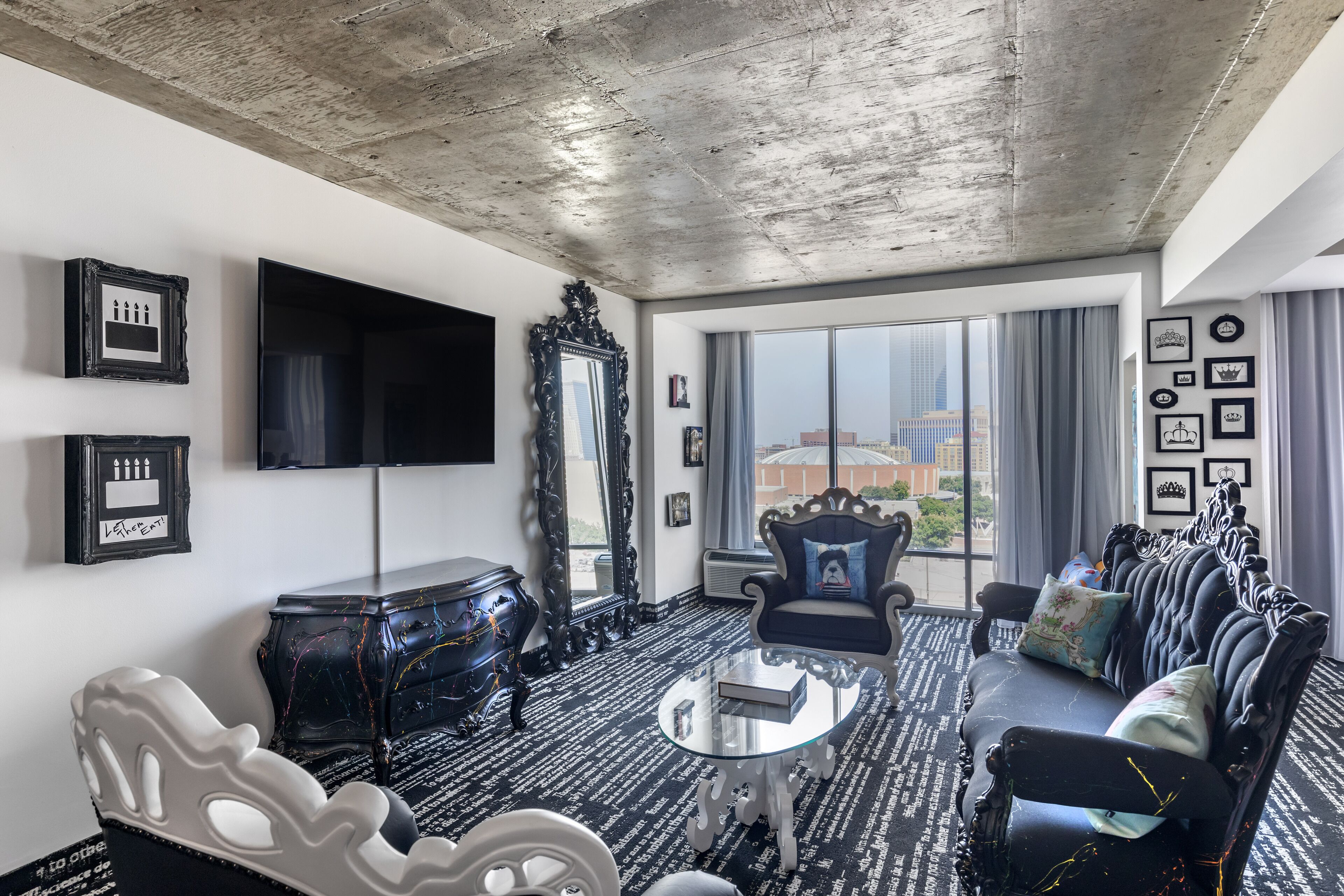 Premium Room, 1 King Bed (Cake) | Premium bedding, in-room safe, desk, laptop workspace