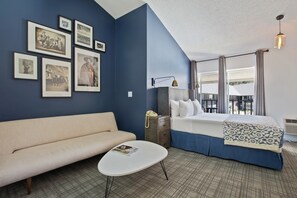 Superior Room, 1 Queen Bed, Balcony, Pool View | Desk, iron/ironing board, rollaway beds, free WiFi