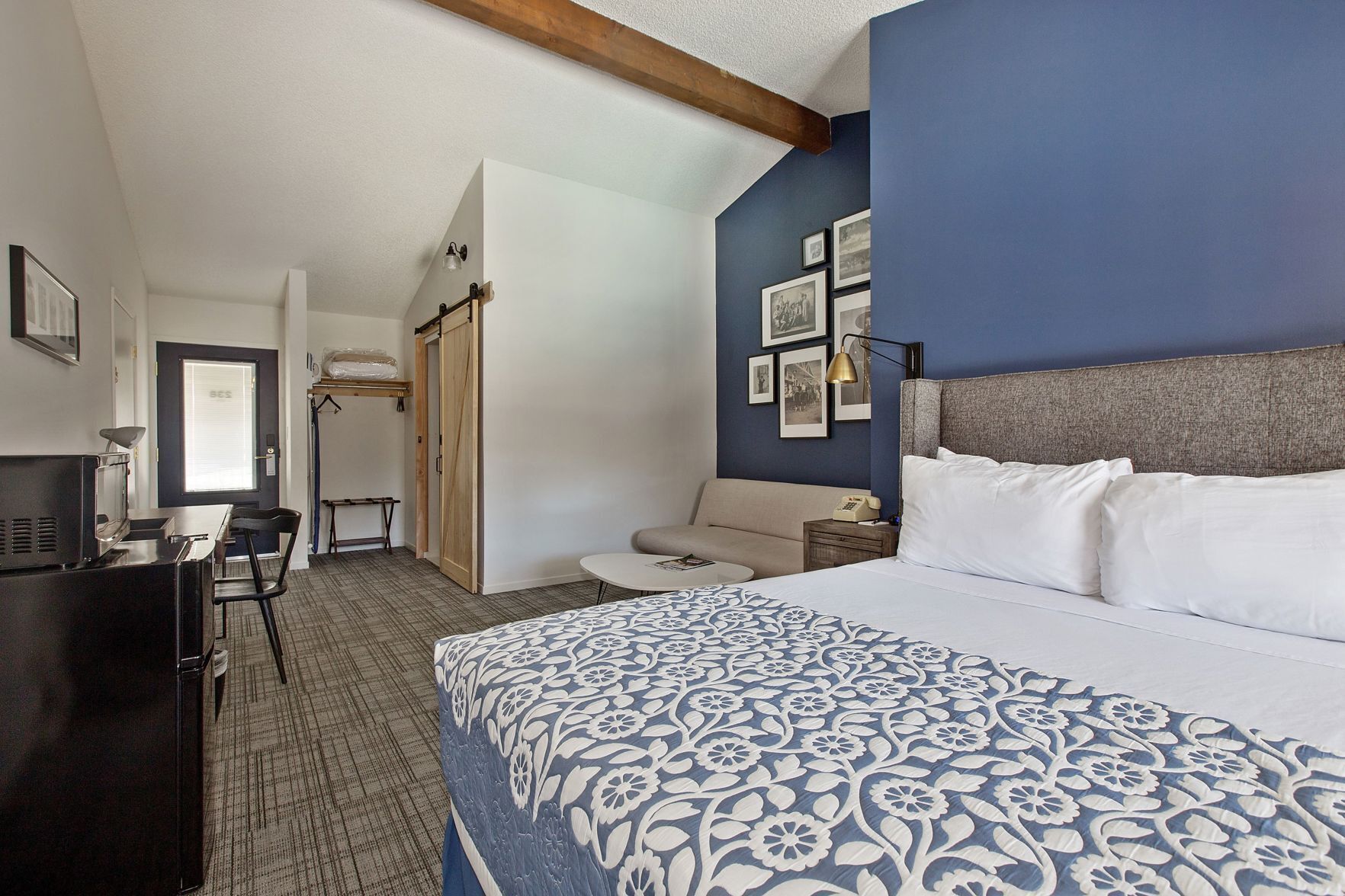 Desk, iron/ironing board, rollaway beds, free WiFi