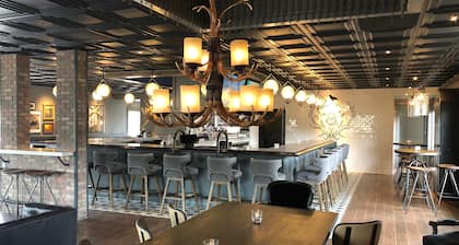 Sideways Inn