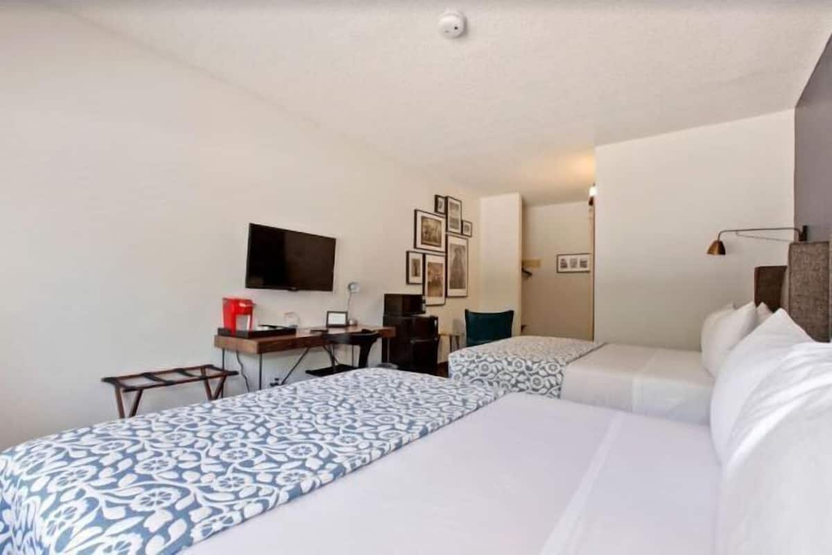 TyöpöytÀ, silitysrauta/-lauta, lisÀvuoteet, ilmainen Wi-Fi