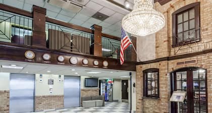 Howard Johnson Hotel by Wyndham Newark Airport