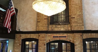 Howard Johnson Hotel by Wyndham Newark Airport