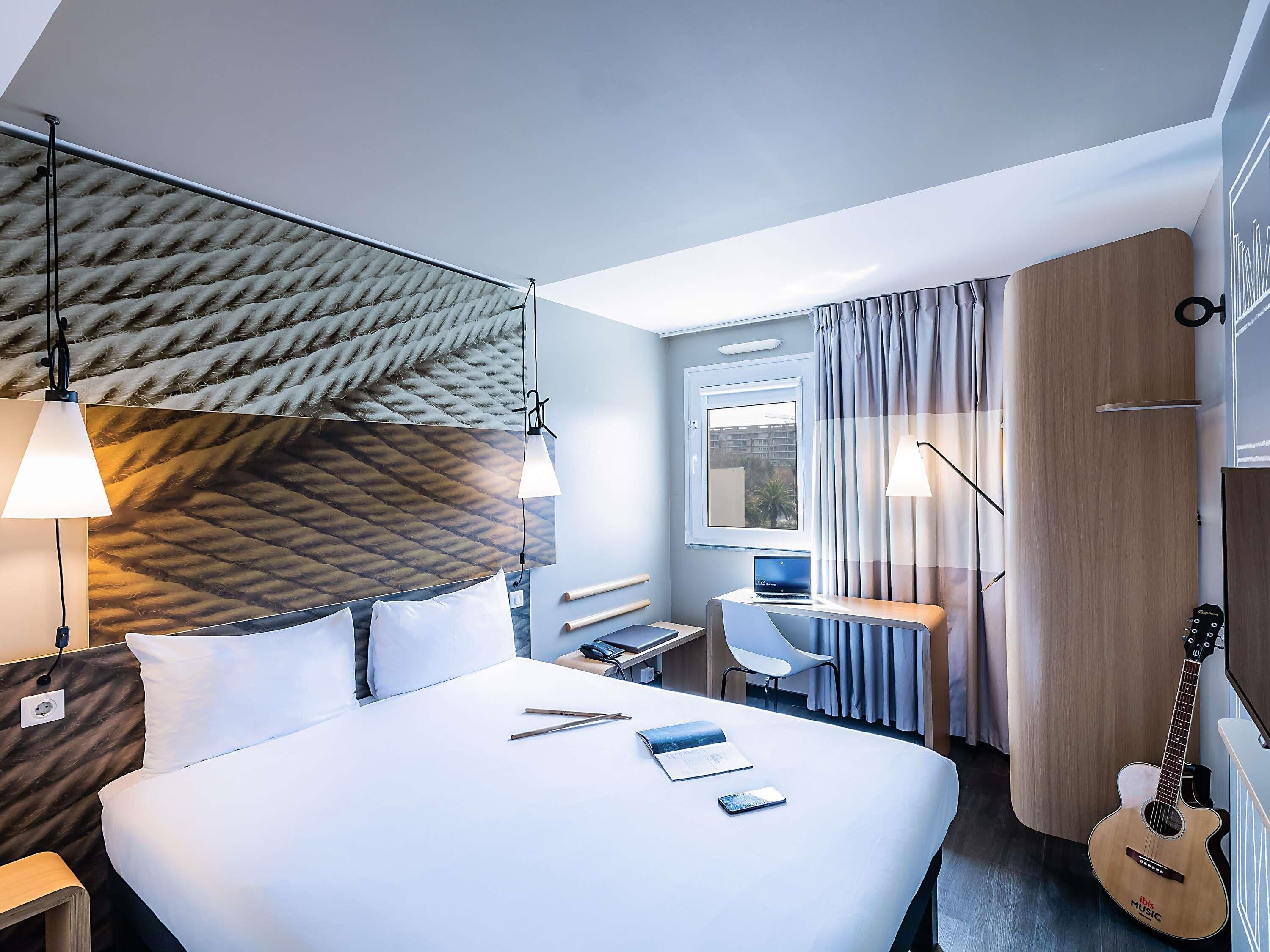 Classic Double Room, 1 Double Bed | 1 bedroom, down comforters, desk, blackout drapes