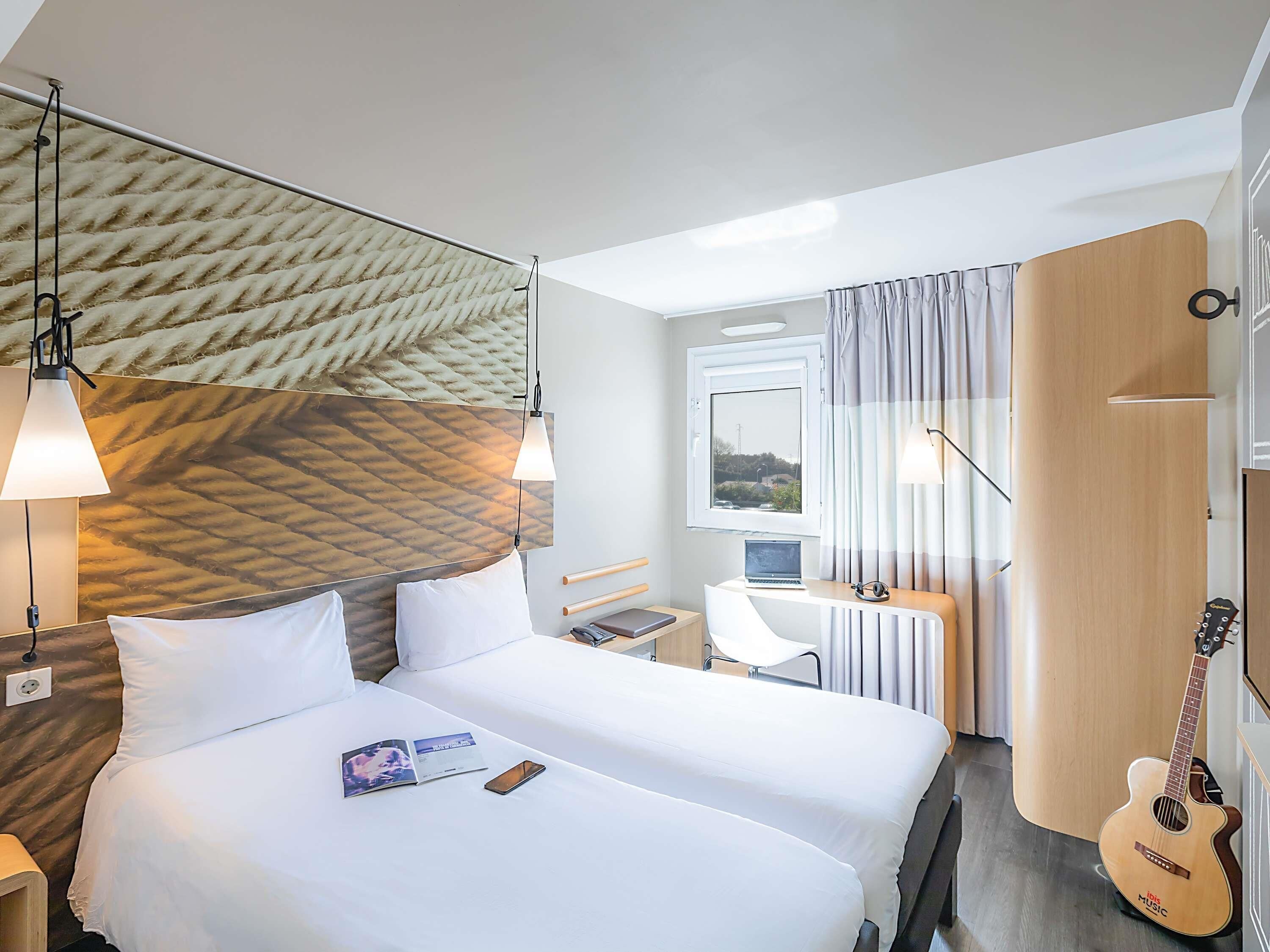 Standard Twin Room, 2 Single Beds | 1 bedroom, down duvets, desk, blackout curtains