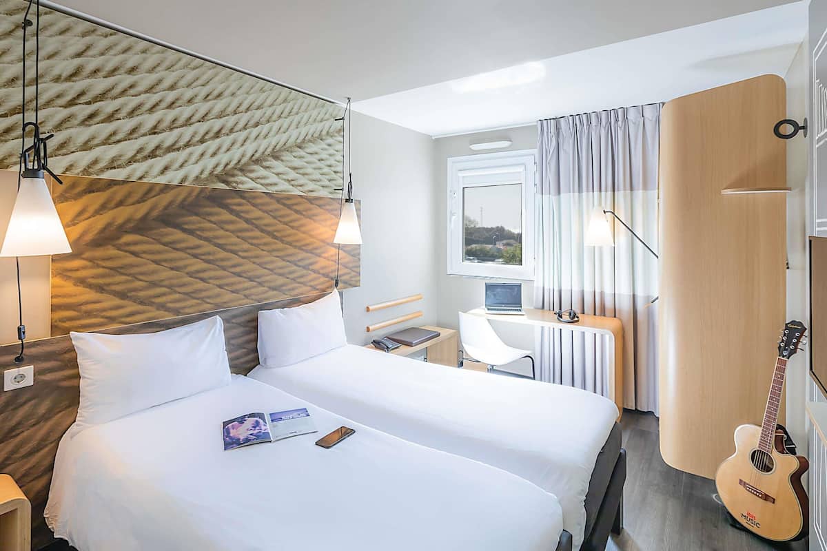 Standard Twin Room, 2 Single Beds | 1 bedroom, down duvets, desk, blackout curtains