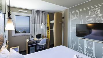 Superior Double Room, 1 Double Bed, River View | 1 bedroom, down comforters, desk, blackout drapes