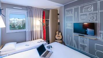 1 chambre, couette en duvet d'oie, bureau, rideaux occultants