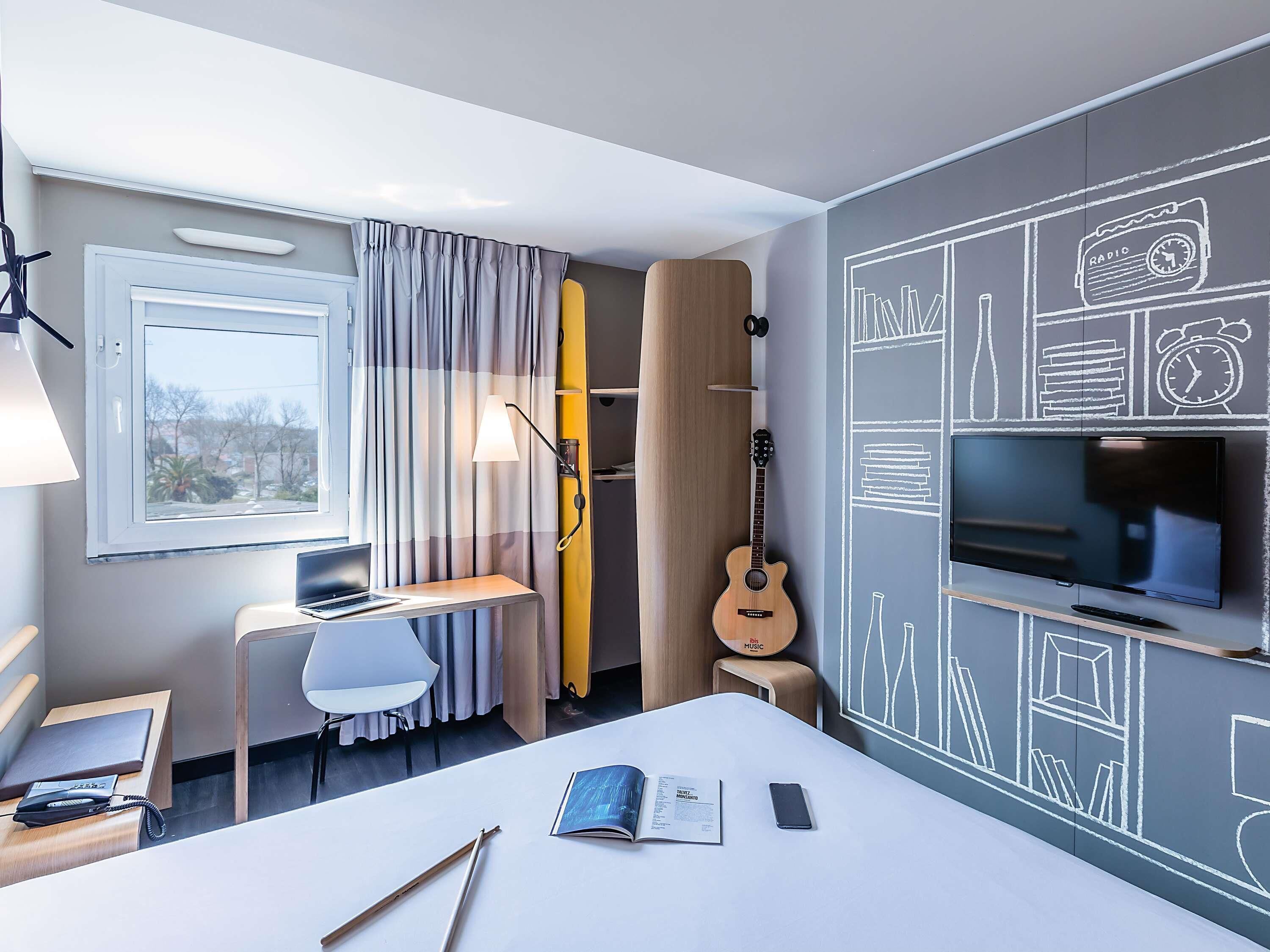 Classic Double Room, 1 Double Bed | 1 bedroom, down comforters, desk, blackout drapes