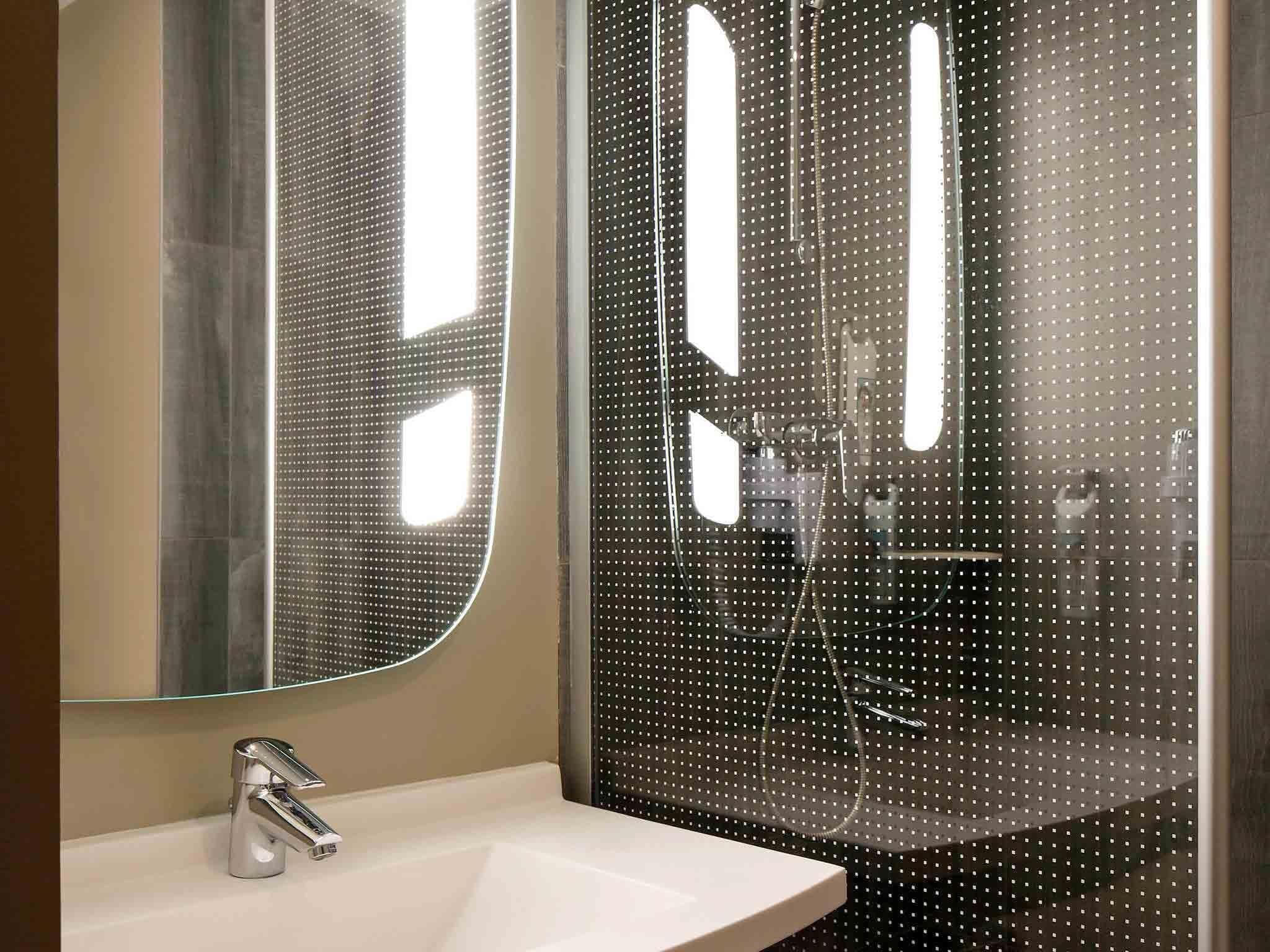 Classic Double Room, 1 Double Bed | 1 bedroom, down comforters, desk, blackout drapes