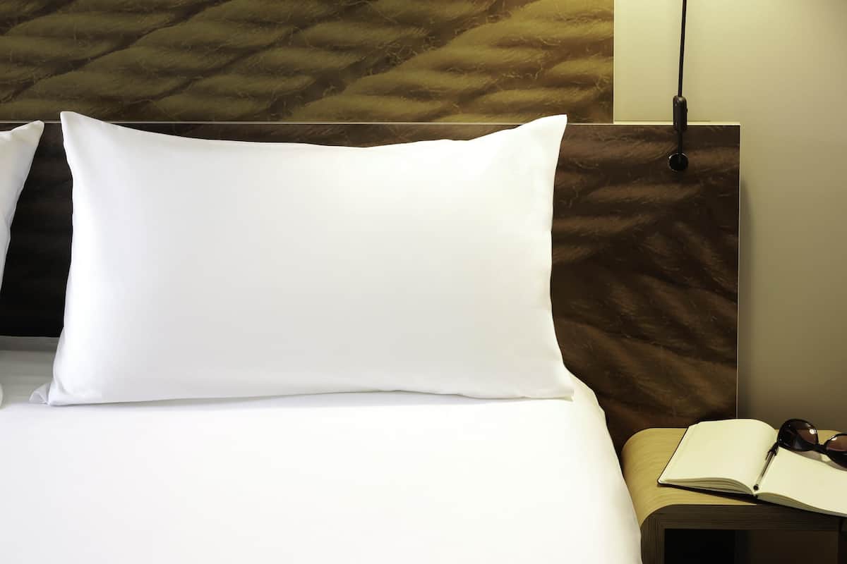 1 bedroom, down comforters, desk, blackout drapes