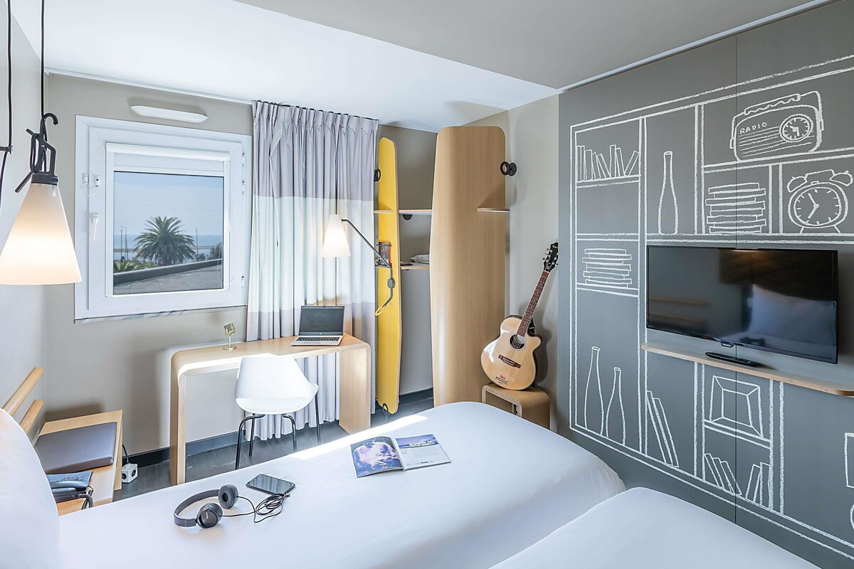1 chambre, couette en duvet d'oie, bureau, rideaux occultants
