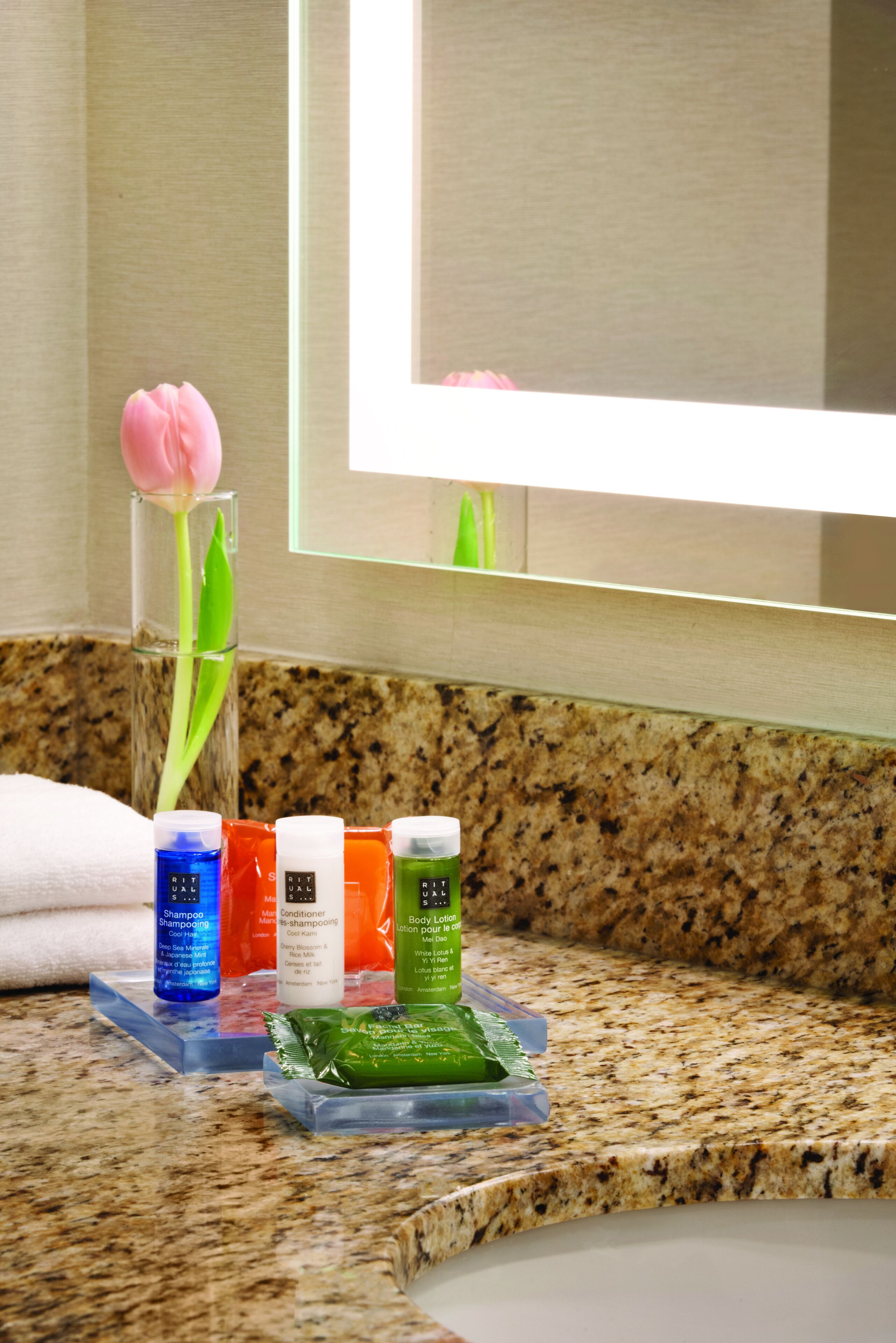 premium bedding, pillow-top beds, in-room safe, desk