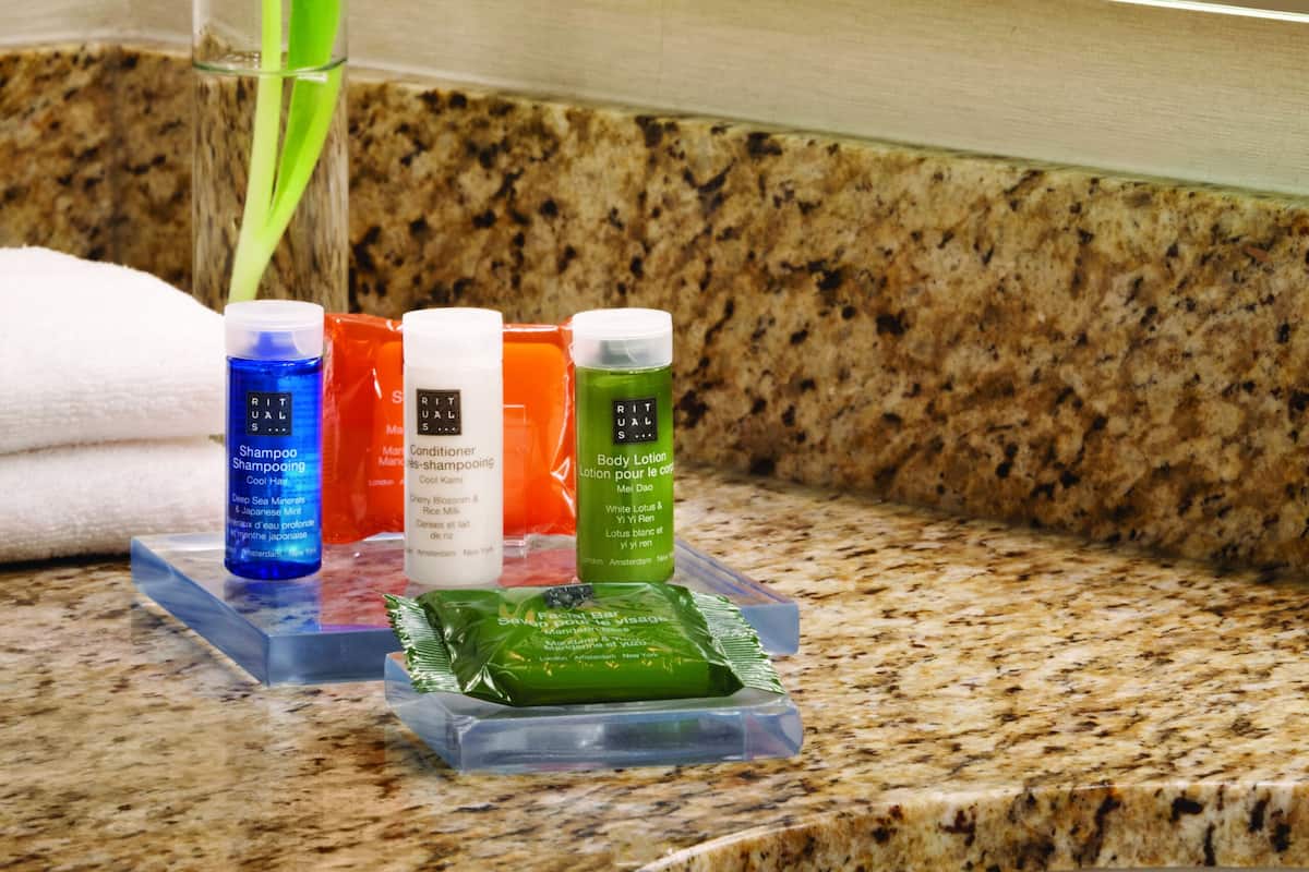 premium bedding, pillow-top beds, in-room safe, desk