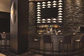 Lounge - Radisson Hotel Vancouver Airport (Richmond)