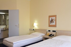 Habitació estàndard | Minibar, escriptori, habitacions insonoritzades i bressols gratuïts 