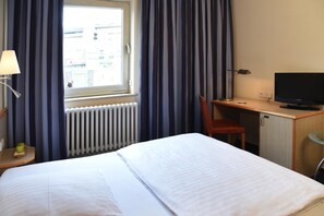 Habitació estàndard | Minibar, escriptori, habitacions insonoritzades i bressols gratuïts 