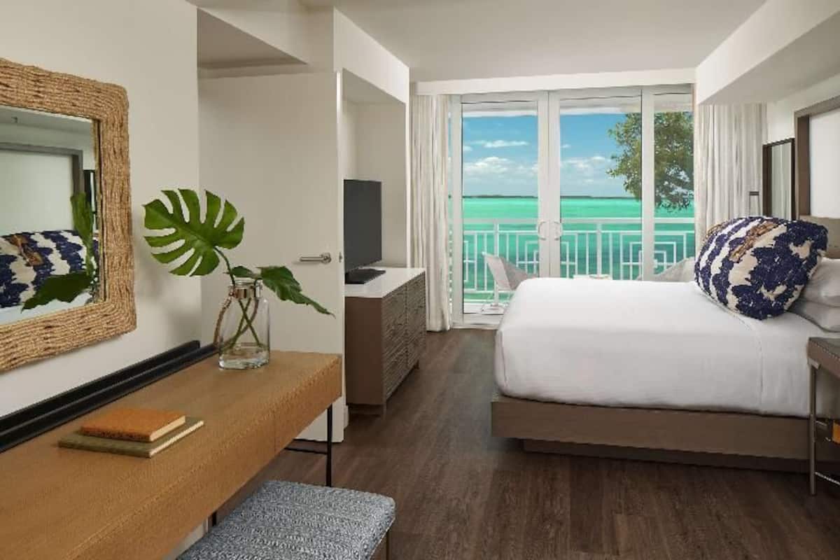Premium bedding, pillowtop beds, in-room safe, desk
