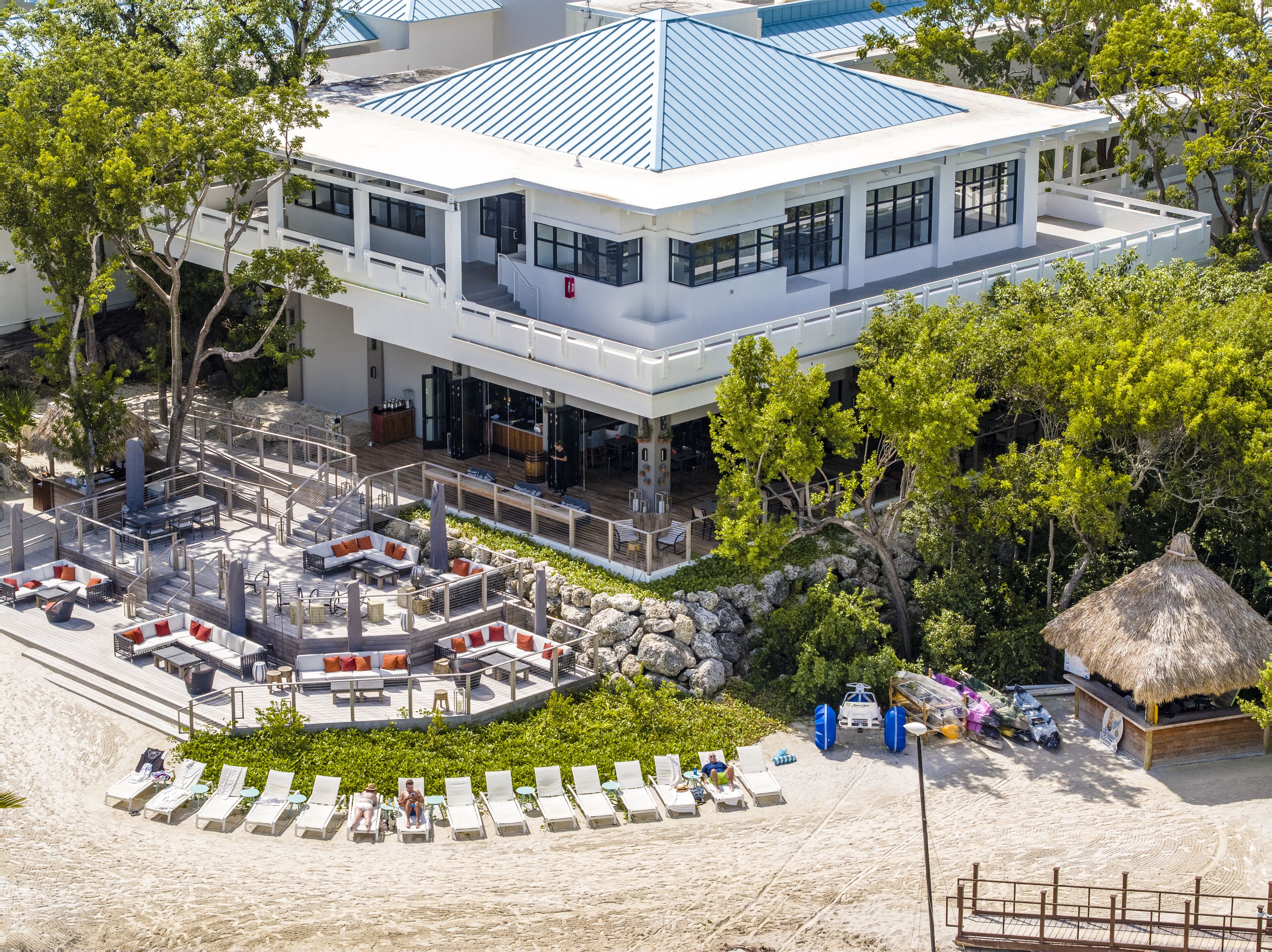 Private beach, sun loungers, beach umbrellas, beach towels