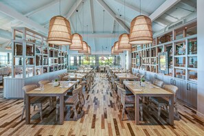 Restaurant - Baker's Cay Resort Key Largo, Curio Collection by Hilton (Key Largo)
