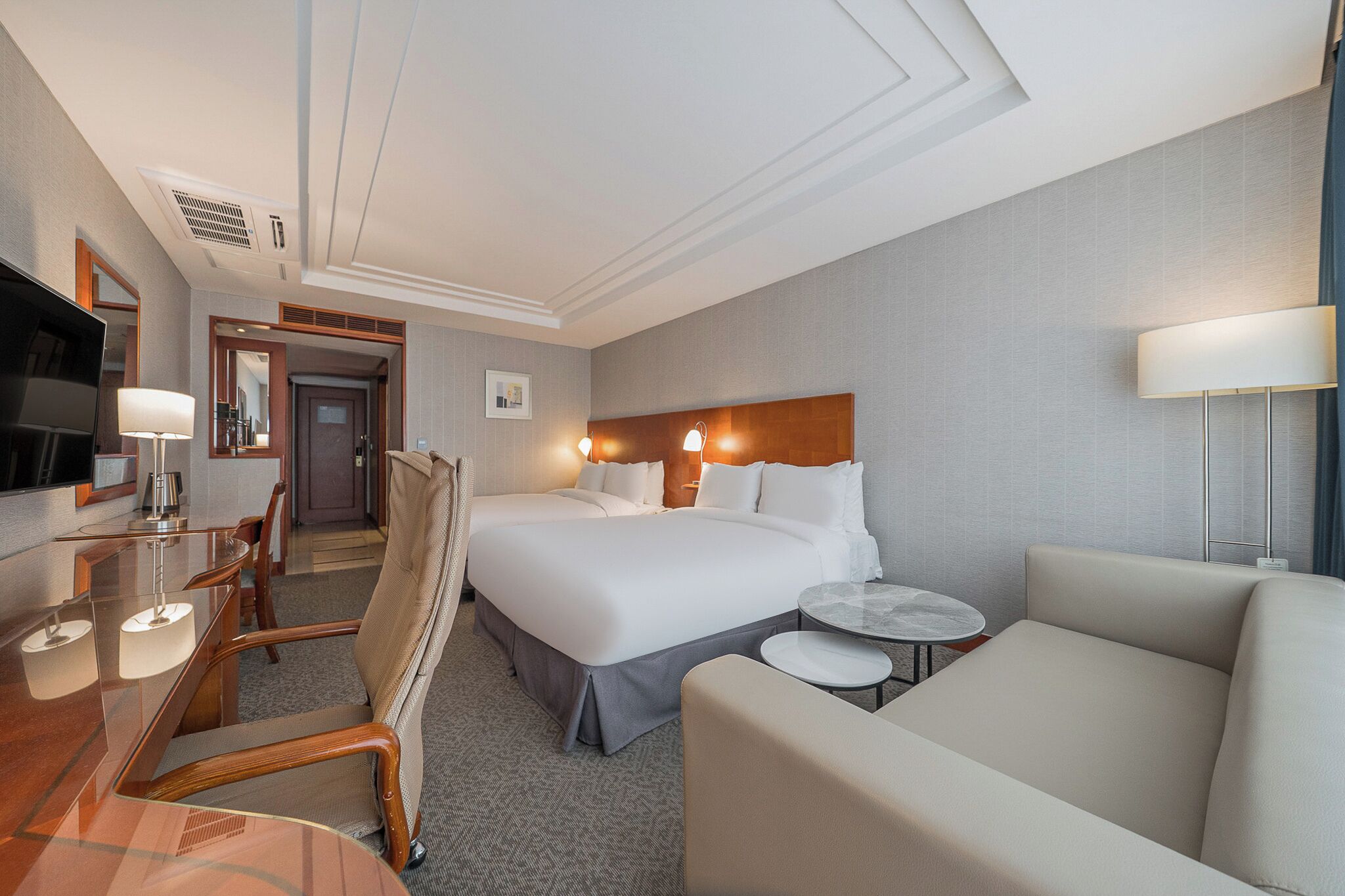 Premium bedding, in-room safe, individually decorated, desk
