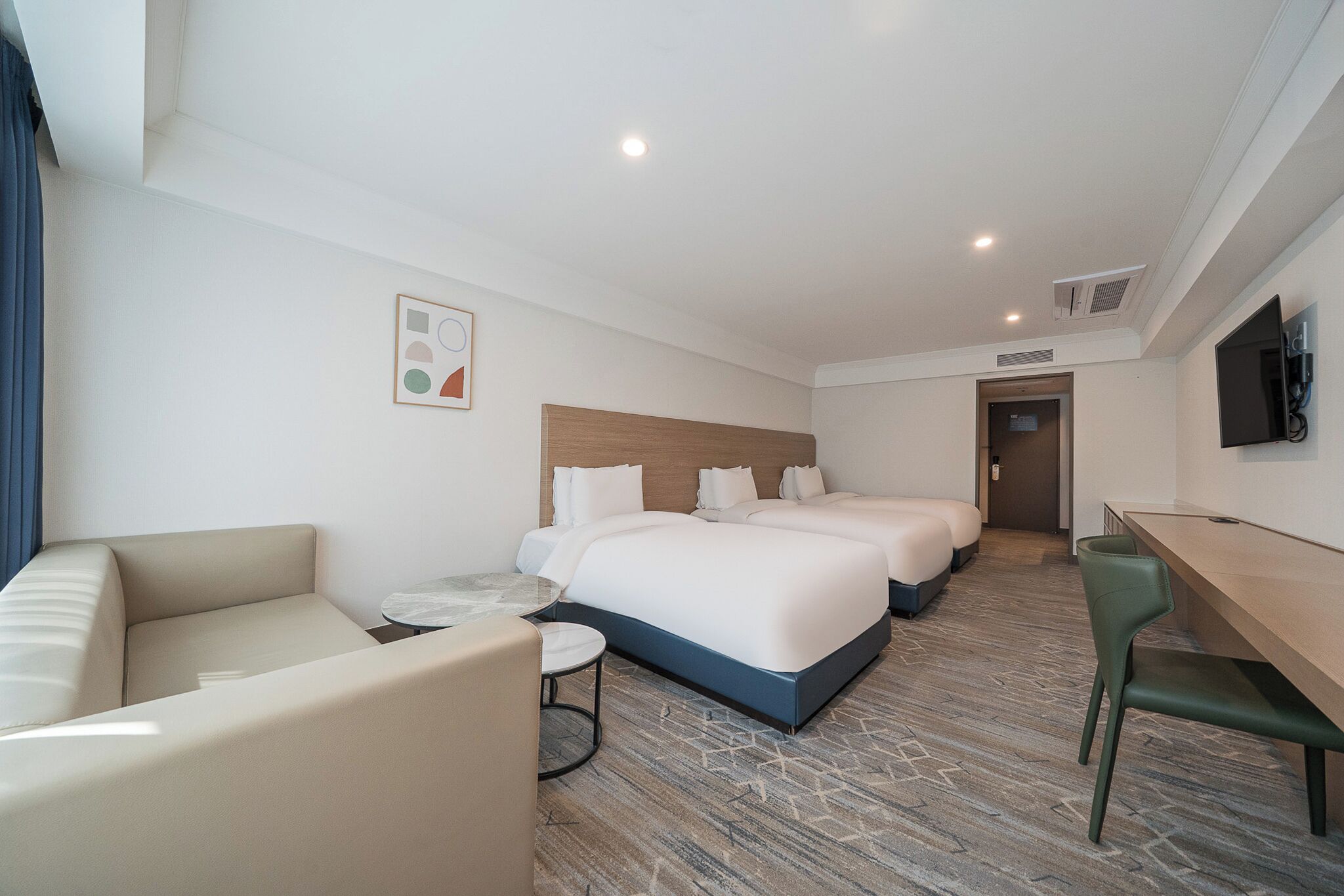 Premium bedding, in-room safe, individually decorated, desk
