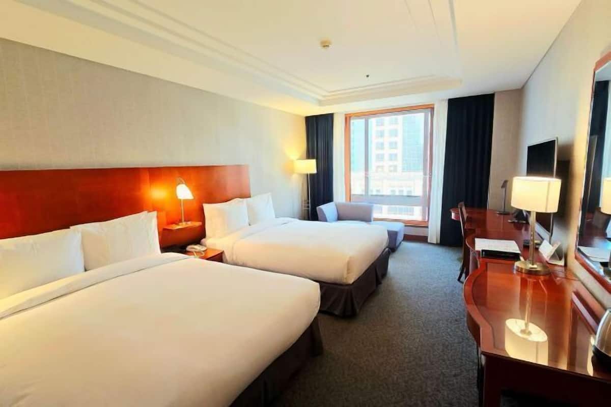 Premium bedding, in-room safe, individually decorated, desk