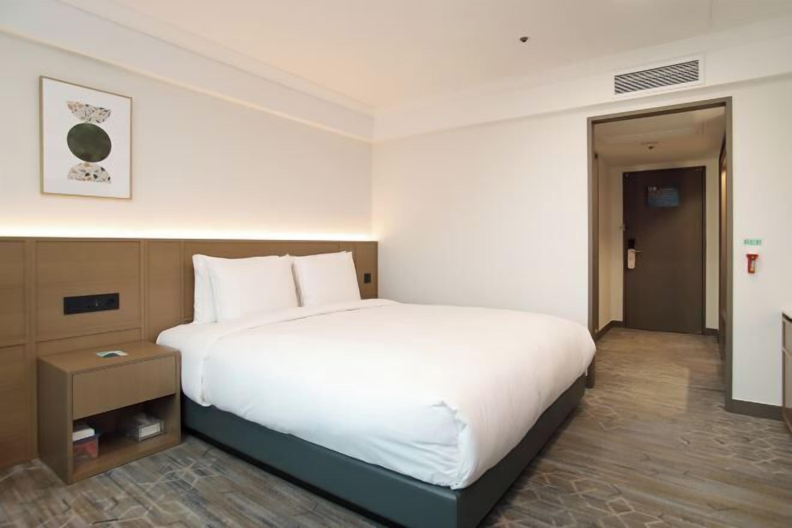 Sengetøy av topp kvalitet, safe på rommet og individuelt dekorert