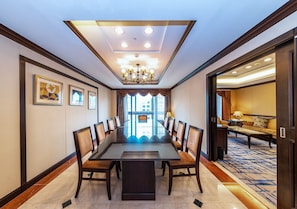 2 chambres, literie de qualité, coffre-fort, décor unique