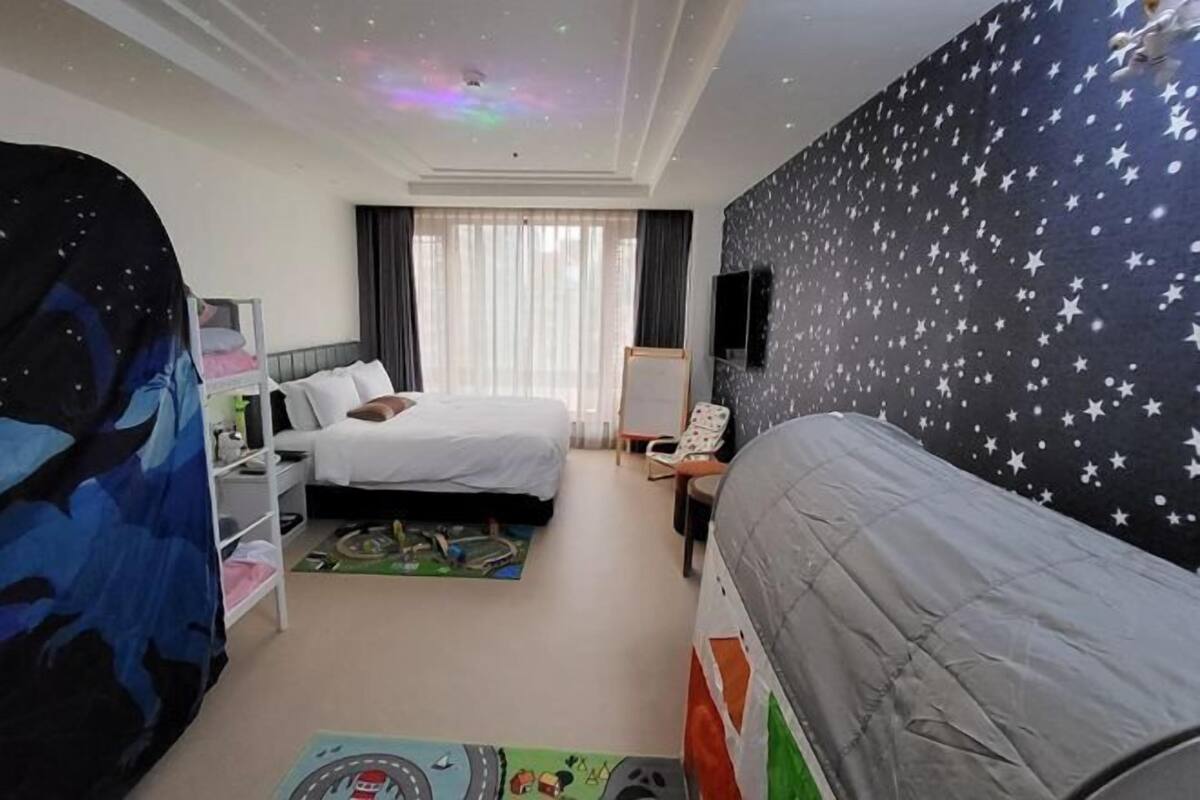 1 bedroom, premium bedding, in-room safe, individually decorated