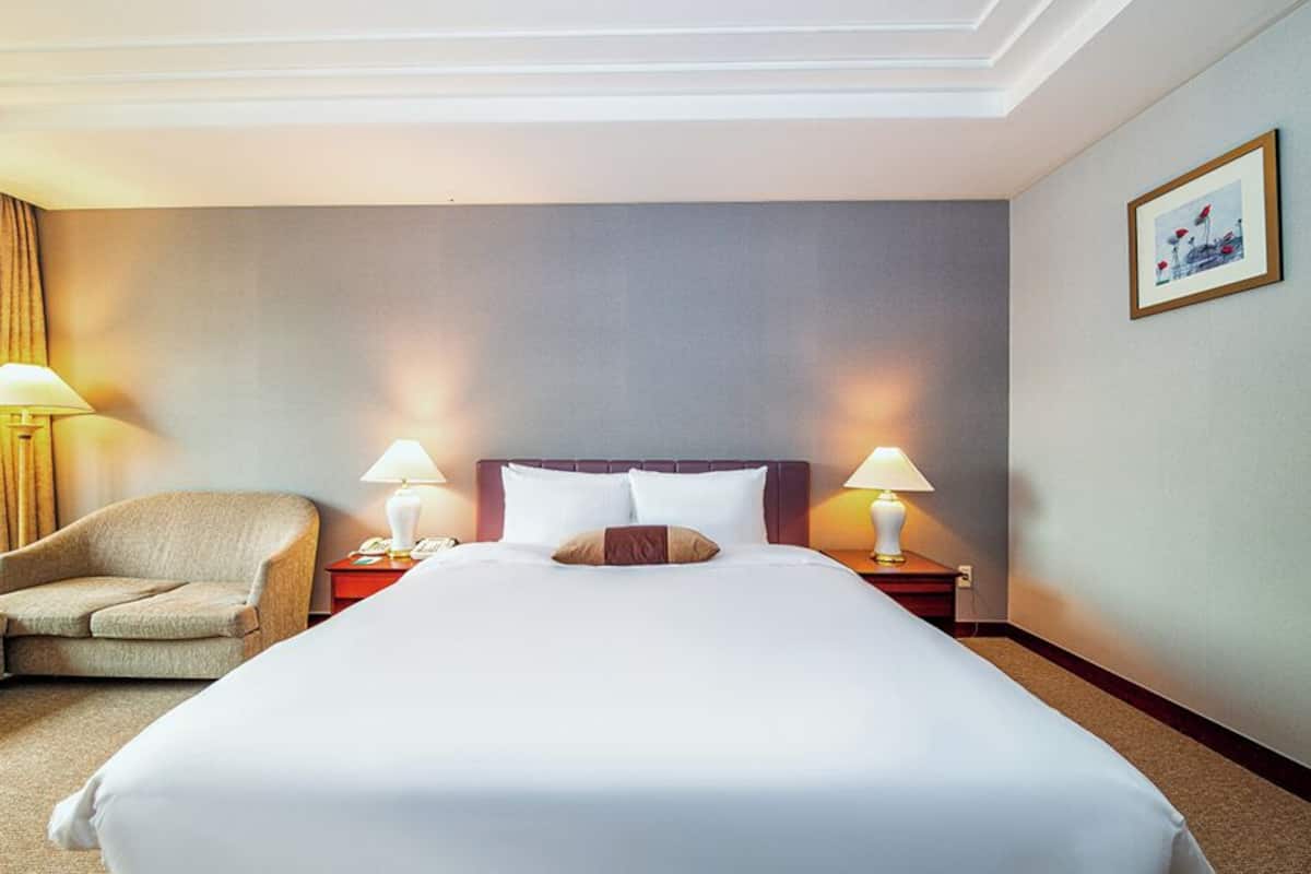 1 bedroom, premium bedding, in-room safe, individually decorated