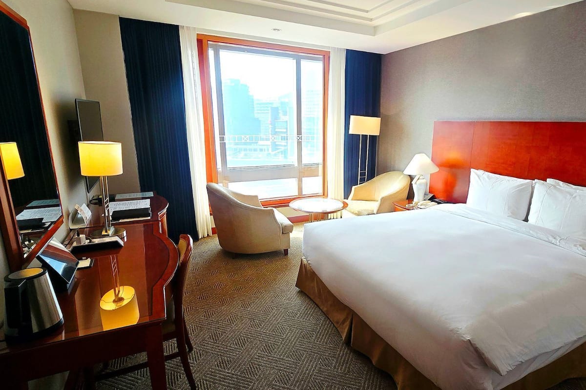 Sengetøy av topp kvalitet, safe på rommet og individuelt dekorert