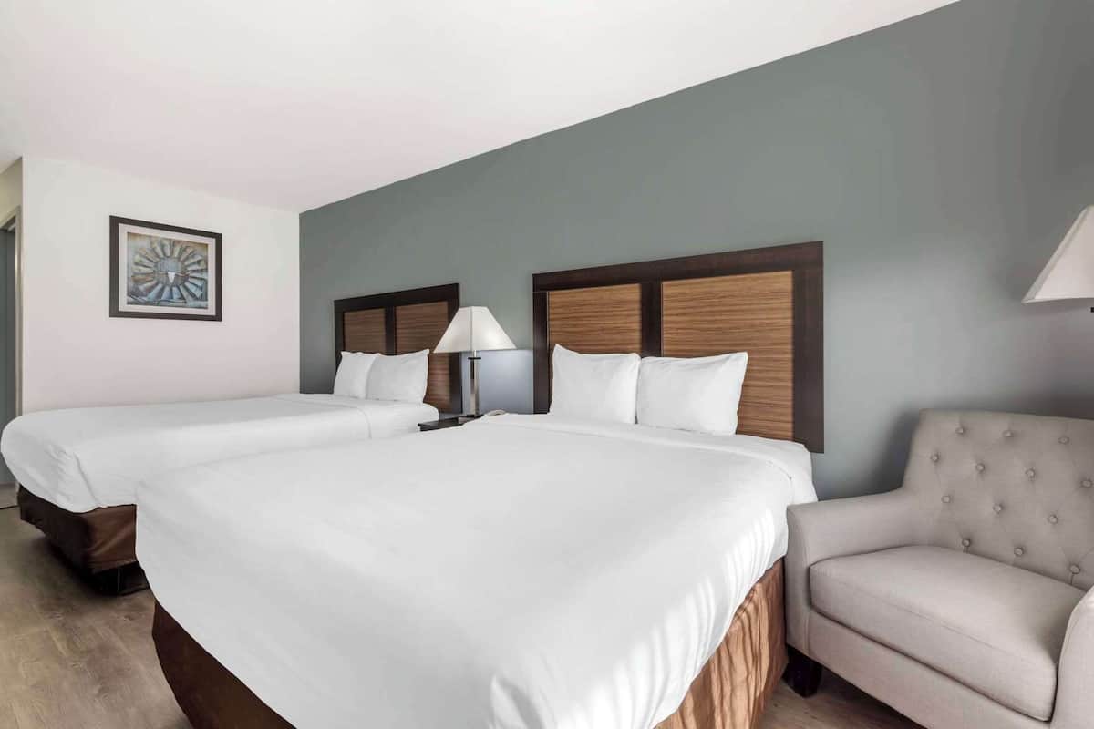 Desk, iron/ironing board, free WiFi, bed sheets