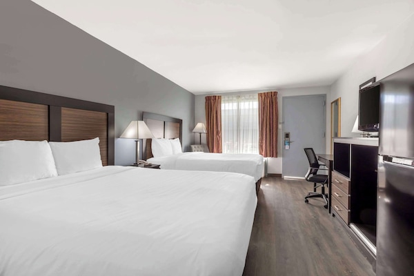 Desk, iron/ironing board, WiFi (free), bed sheets