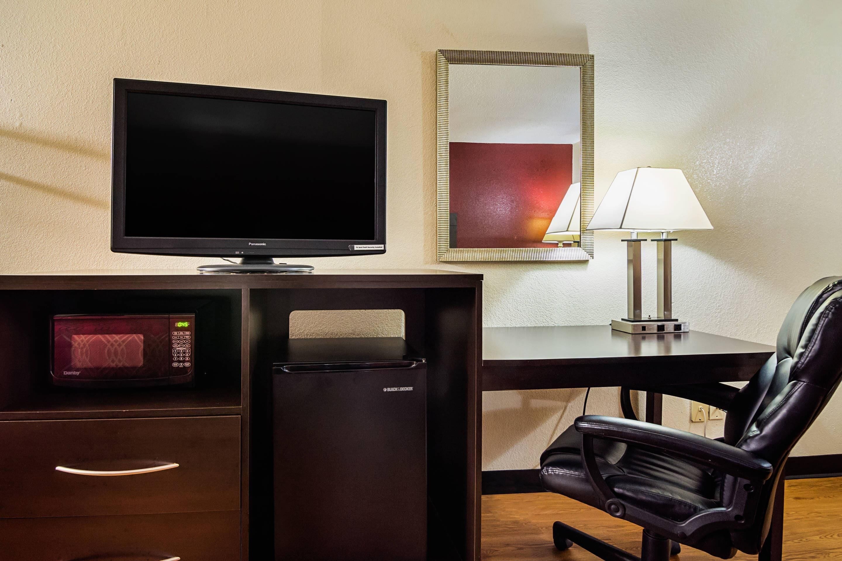 In-room safe, desk, iron/ironing board, free WiFi