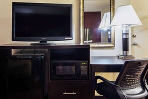 In-room safe, desk, iron/ironing board, free WiFi